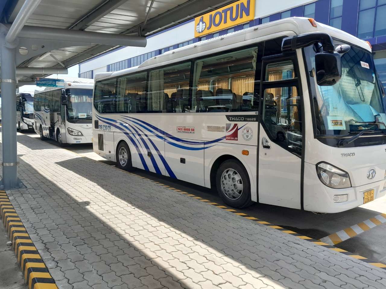 Đơn vị cho thuê xe hợp đồng 29 chỗ đưa đón nhân viên